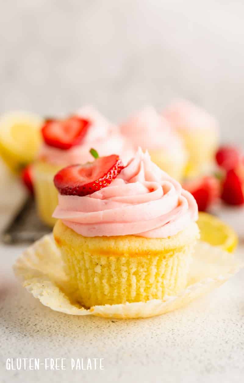 https://www.glutenfreepalate.com/wp-content/uploads/2016/07/Gluten-Free-Strawberry-Lemonade-Cupcakes-1.2.jpg