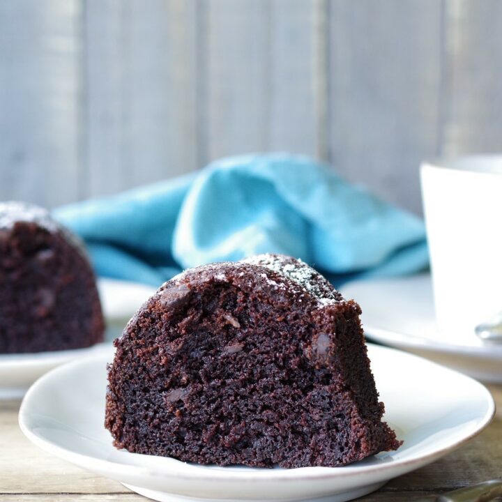 One-Bowl Chocolate Bundt Cake - Kylee Cooks