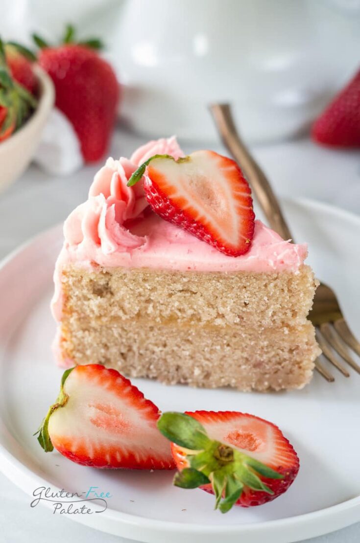 🍓 Vegan Strawberry Cake 🍓 - YouTube